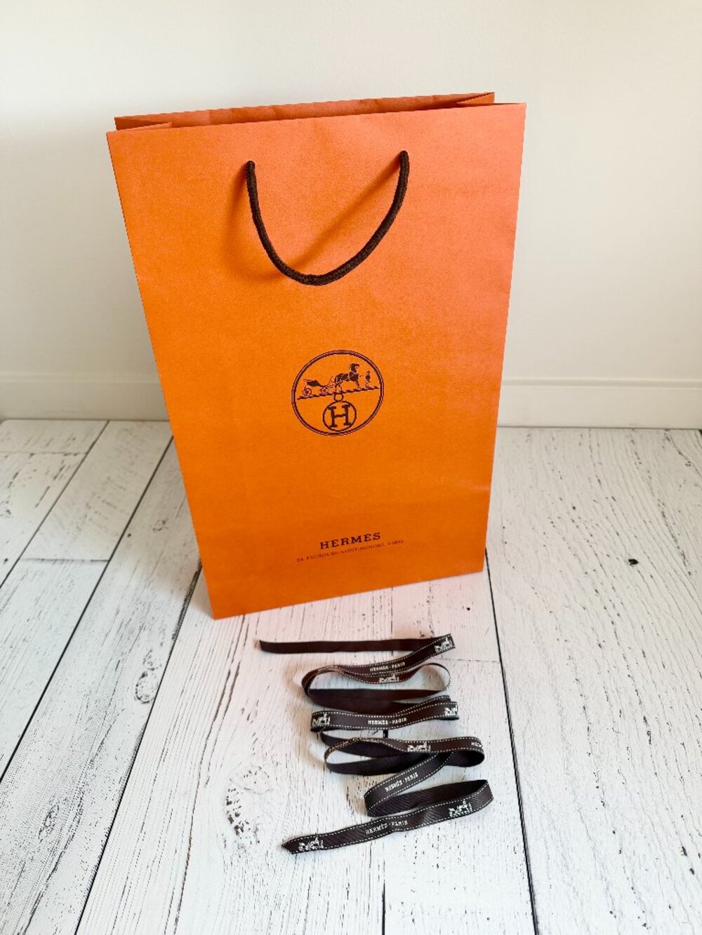 Hermes Shopping Bag & Ribbon ๐ - Picture 1 of 2
